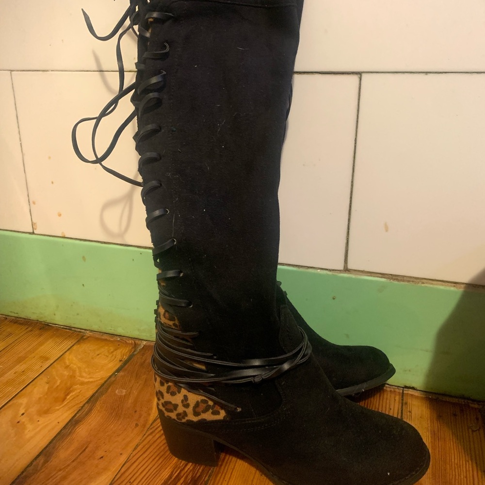 Size 7 Boots with leopard print